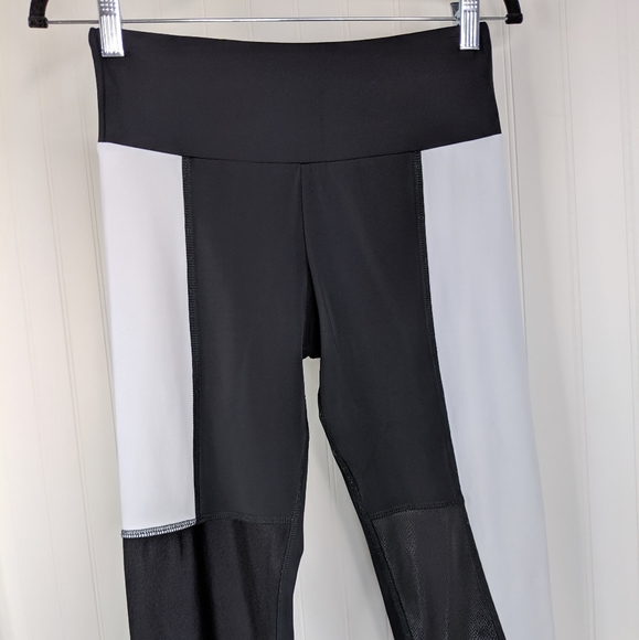 ONZIE Black & White Colorblock Yoga Leggings Sz M/L - Picture 3 of 12